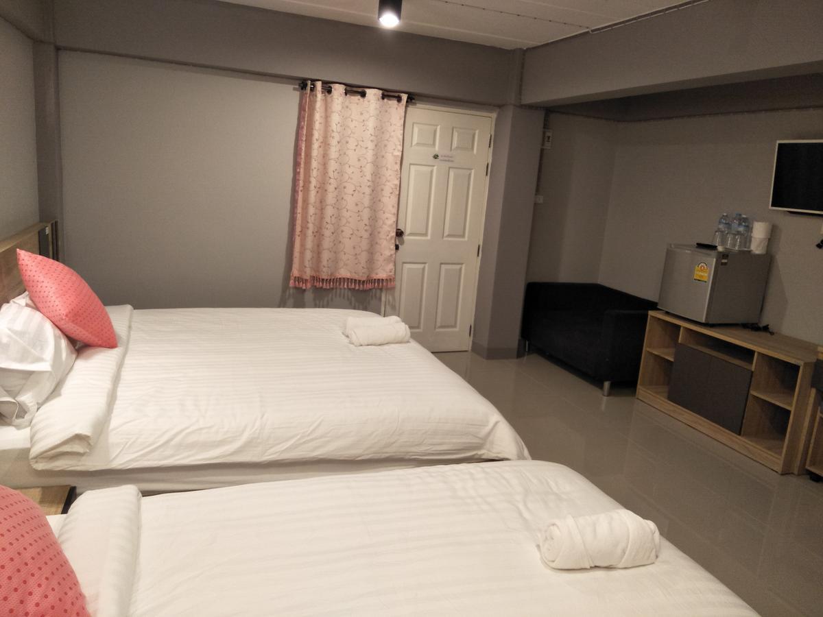 Rinrada Place Hotel Убон Ратчатани Екстериор снимка