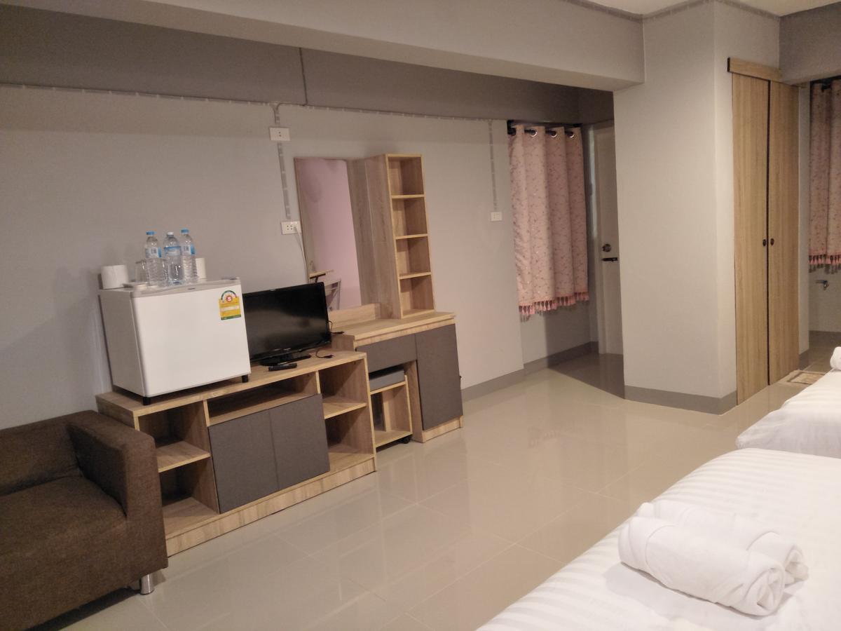 Rinrada Place Hotel Убон Ратчатани Екстериор снимка
