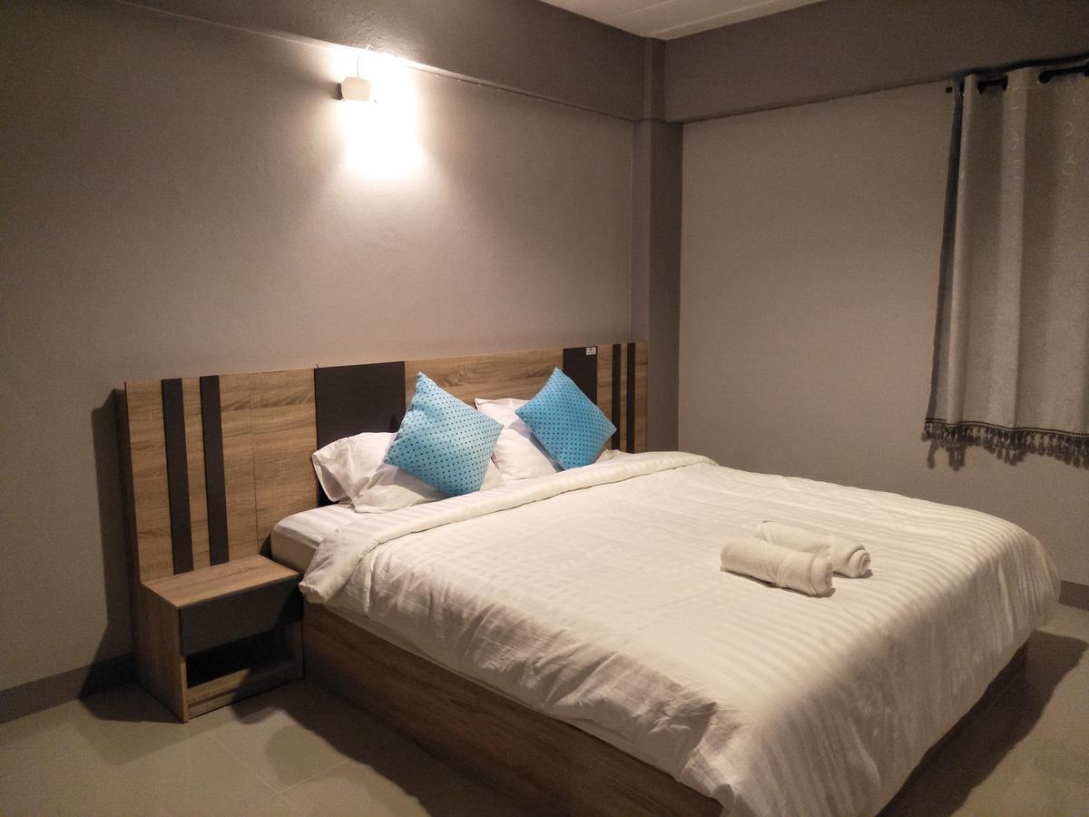 Rinrada Place Hotel Убон Ратчатани Екстериор снимка