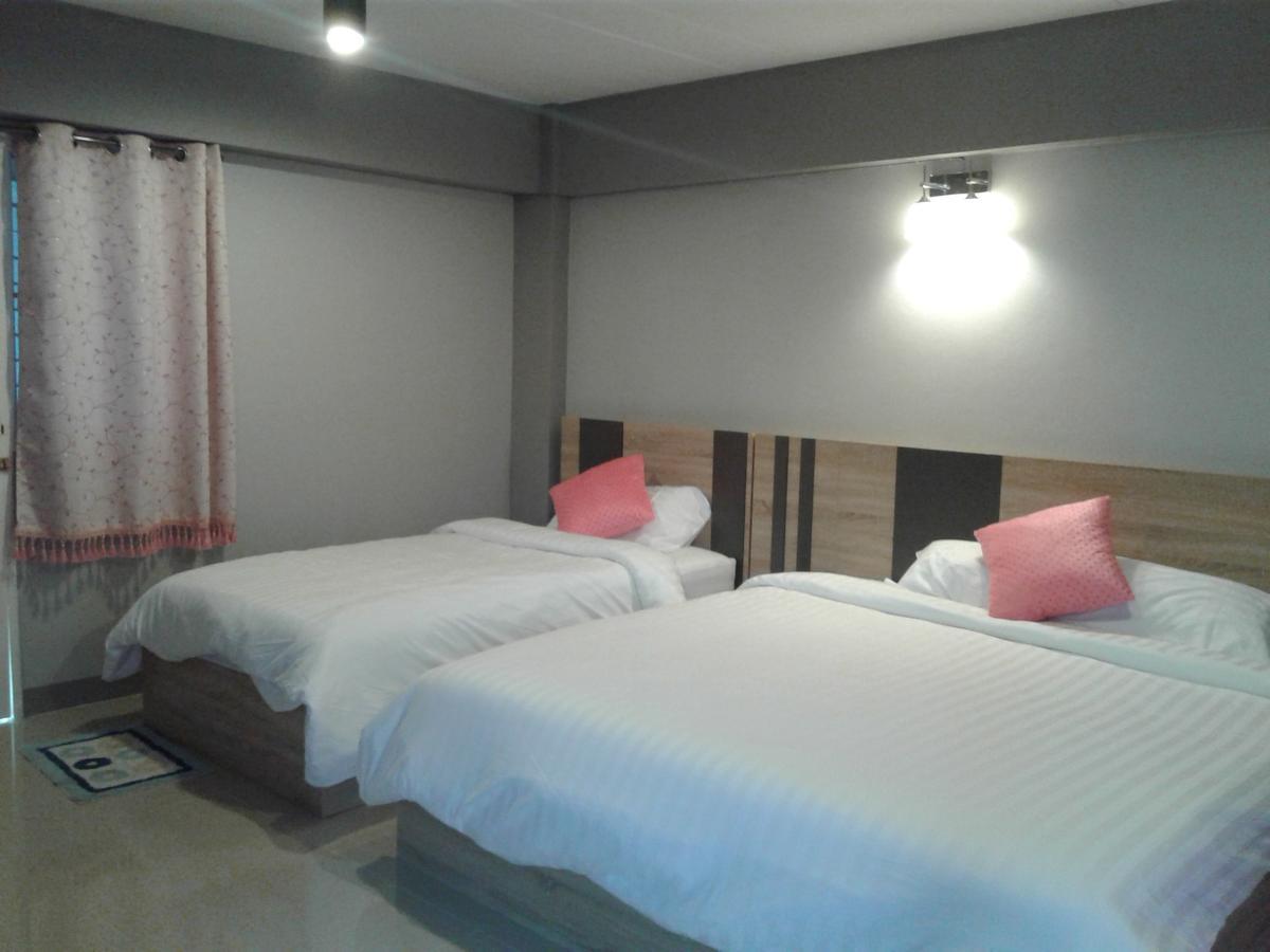 Rinrada Place Hotel Убон Ратчатани Екстериор снимка