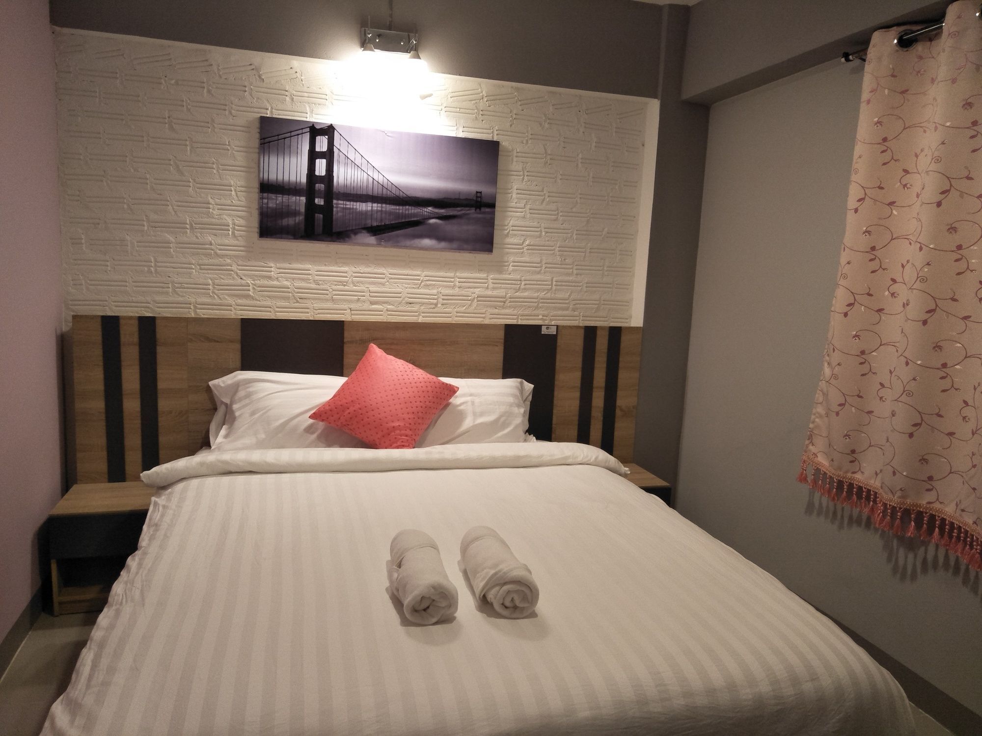 Rinrada Place Hotel Убон Ратчатани Екстериор снимка