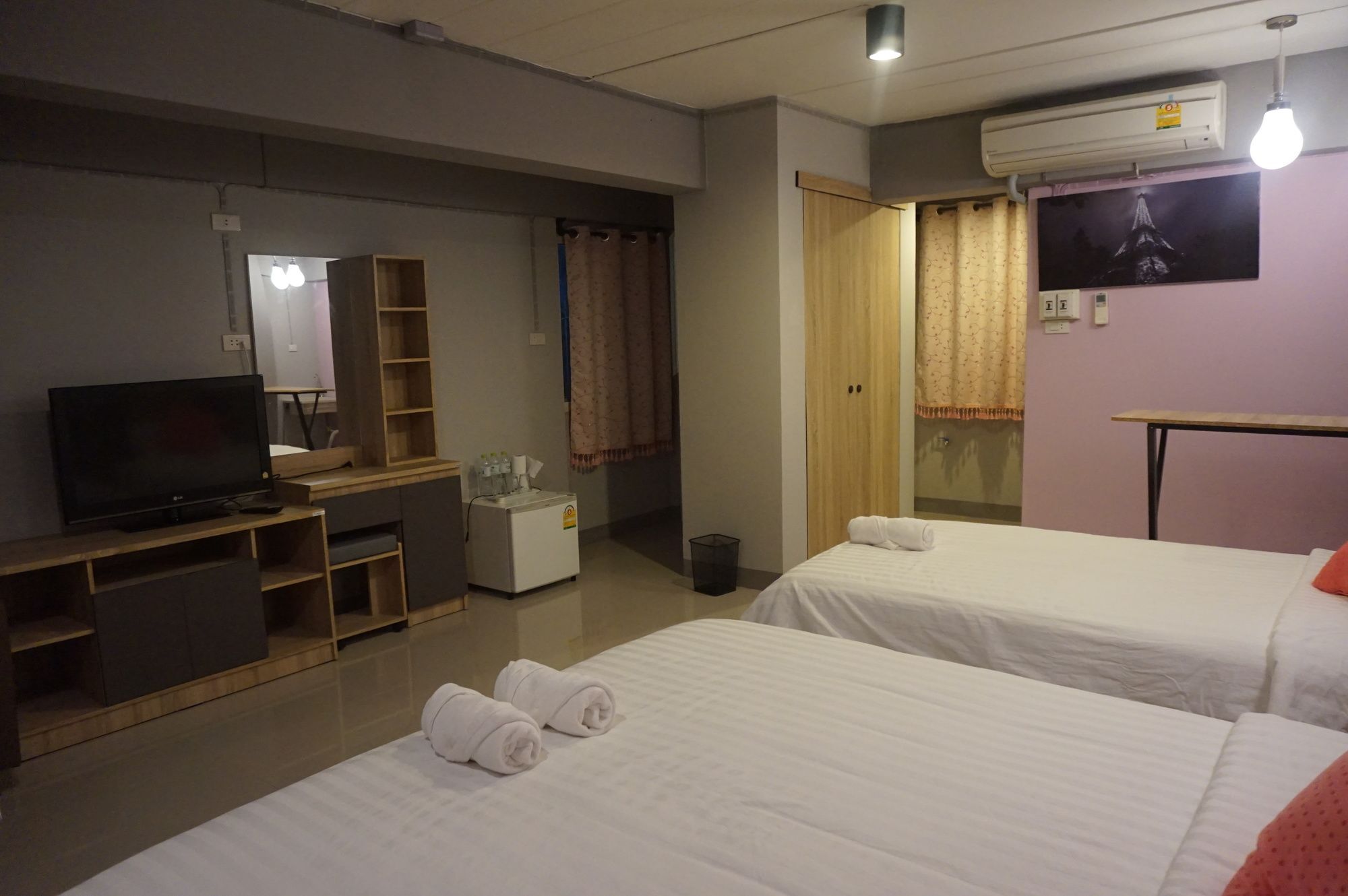 Rinrada Place Hotel Убон Ратчатани Екстериор снимка