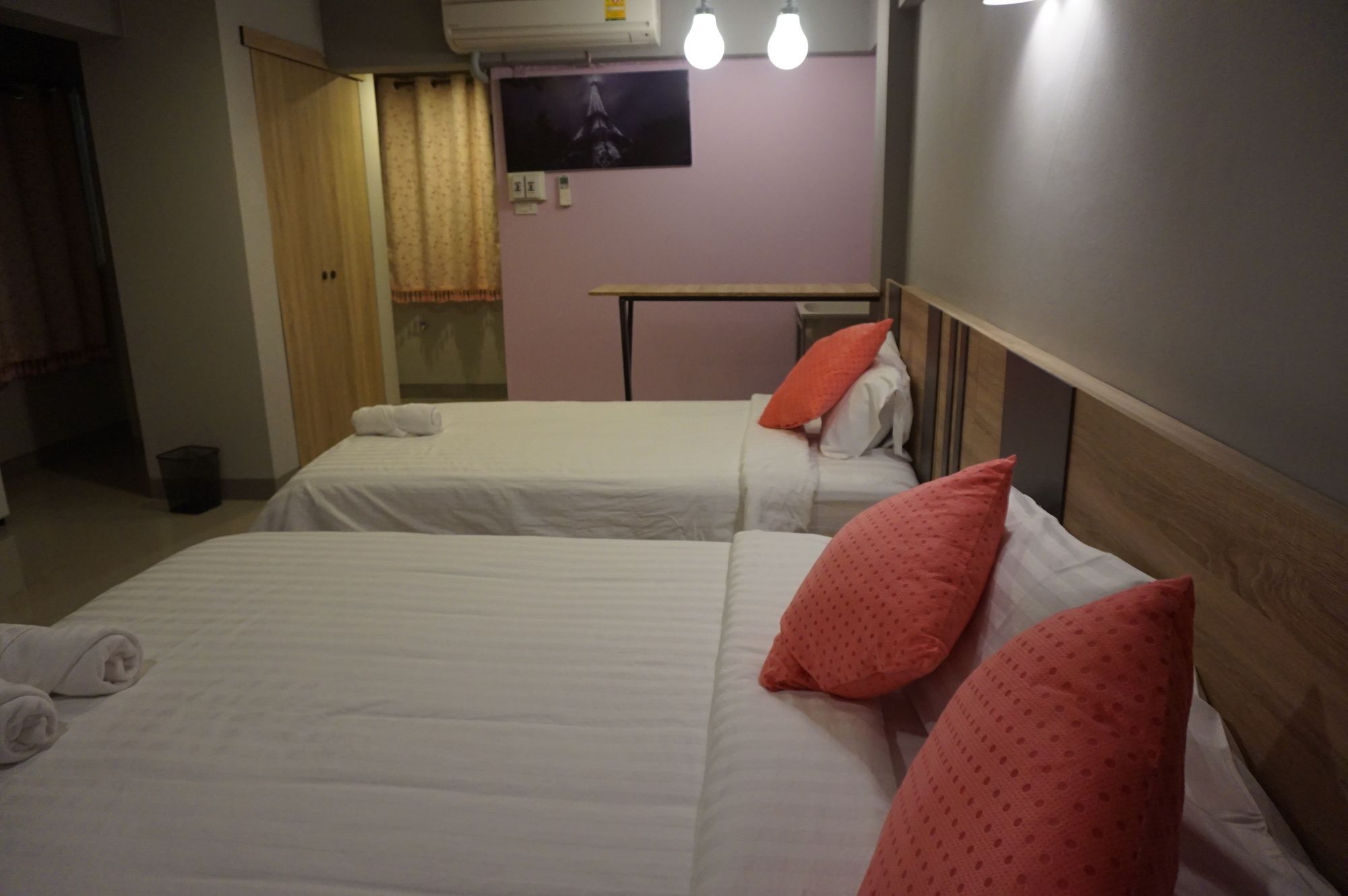 Rinrada Place Hotel Убон Ратчатани Екстериор снимка