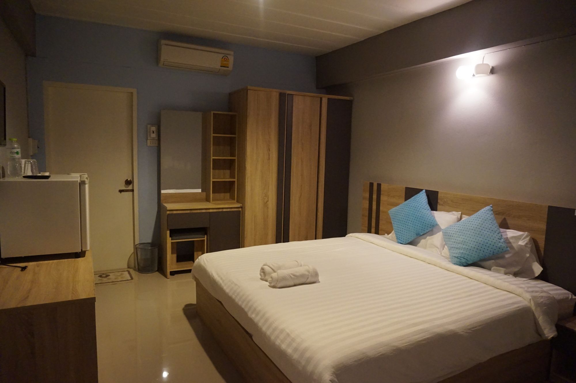 Rinrada Place Hotel Убон Ратчатани Екстериор снимка