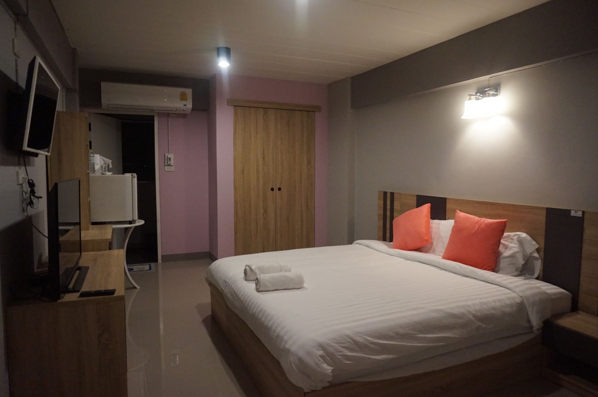 Rinrada Place Hotel Убон Ратчатани Екстериор снимка