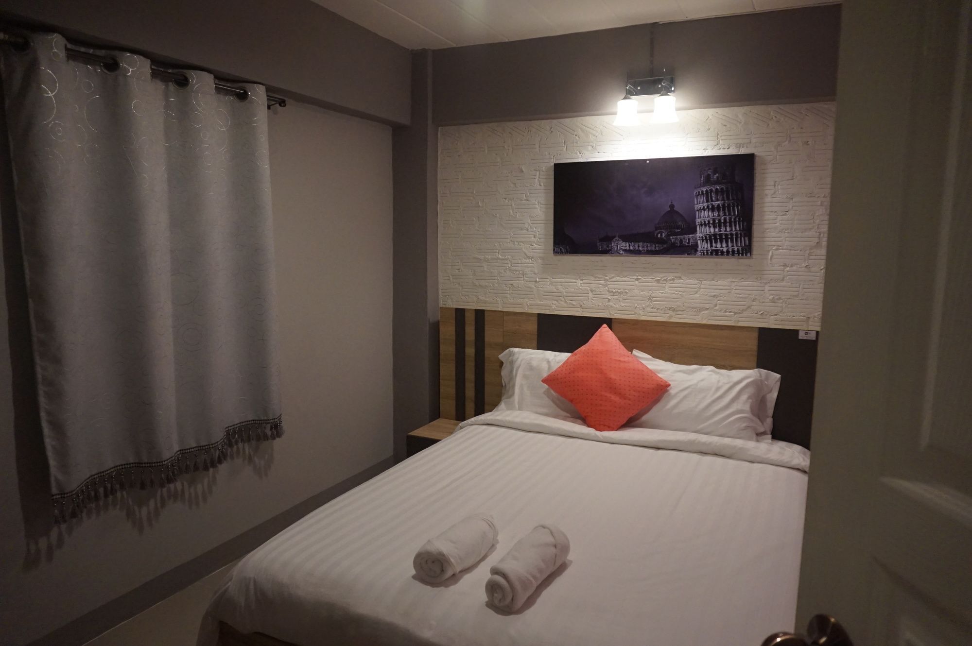 Rinrada Place Hotel Убон Ратчатани Екстериор снимка