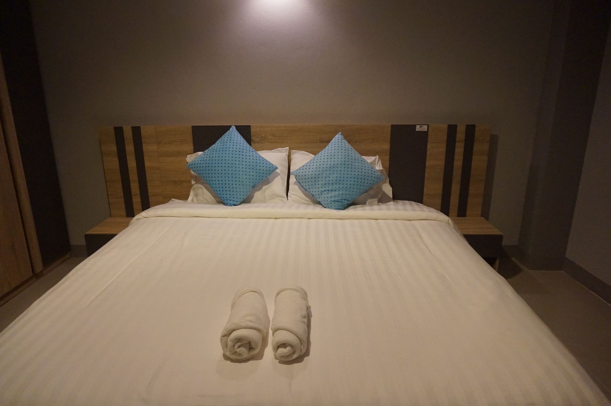 Rinrada Place Hotel Убон Ратчатани Екстериор снимка